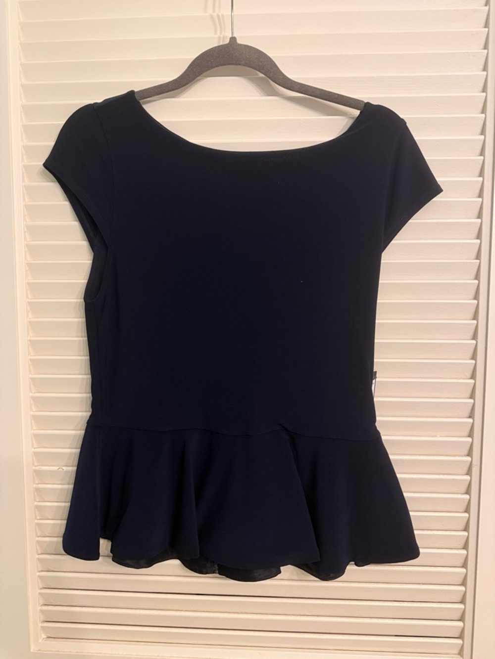 Alice + Olivia Employed Navy Peplum Cap Sleeve Top Zipper Back Size Large NWT - Picture 3 of 9